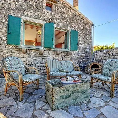 Agathi * Anemogiannatika